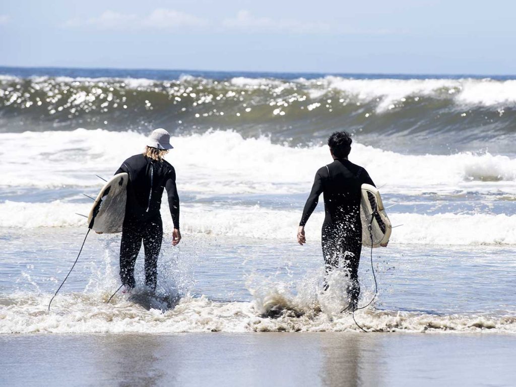 Los Ángeles reabre sus playas al deporte