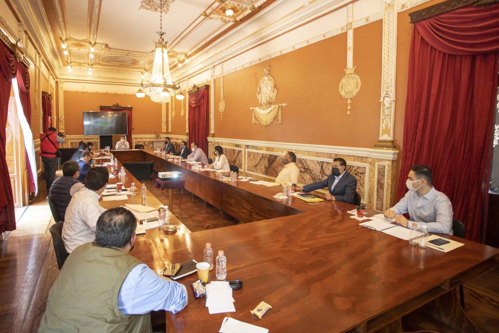 Marco Mena define protocolos sanitarios para reincorporación de industrias escenciales ante COVID-19.