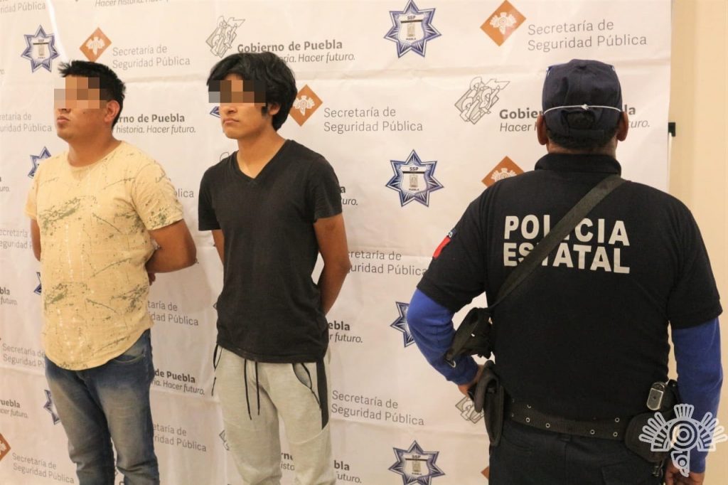 Asegurados dos presuntos narcomenudistas en Nealtican