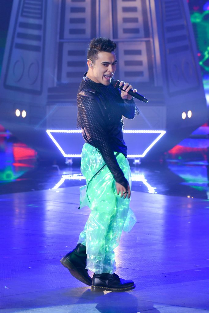 “11:11” es el primer sencillo promocional de Dennis Arana y será lanzado hoy viernes 15 de mayo con su video oficial