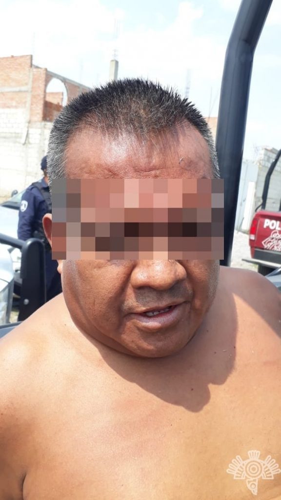 Miembros de la Secretaría de Seguridad Pública atrapan a 2 rateros de camionetas en Amozoc