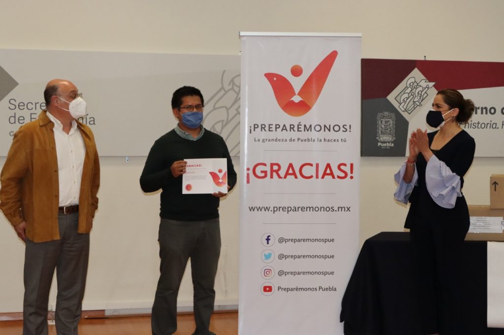 Donan IUSA, FUNSALUD y Juntos por la Salud equipos de respiración mecánica