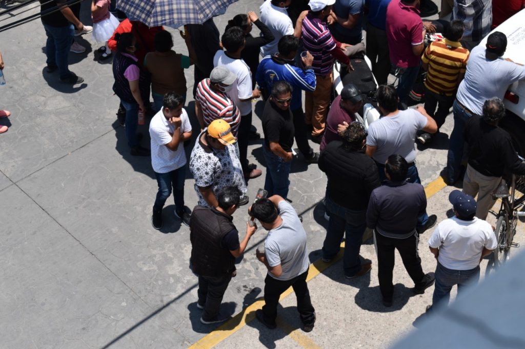 Echando copa tianguistas piden permiso para vender