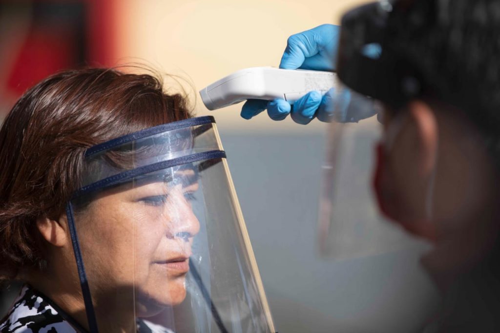 Gobierno de Tlaxcala mantiene filtros sanitarios en tianguis