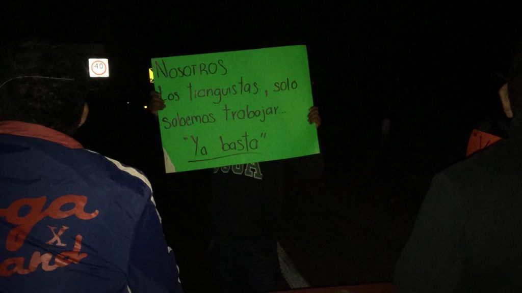 Video desde Puebla: Tianguistas de Texmelucan bloquearon la México-Puebla