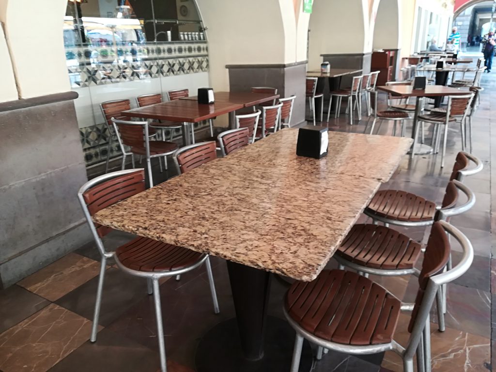 El ambulantaje se mantiene en operación, mientras el comercio formal está detenido, acusó presidenta de la Canirac