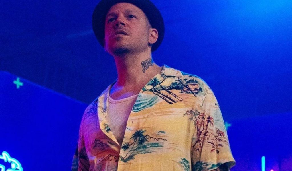 Residente junta 100 besos alrededor del mundo, entre ellos está Bad Bunny