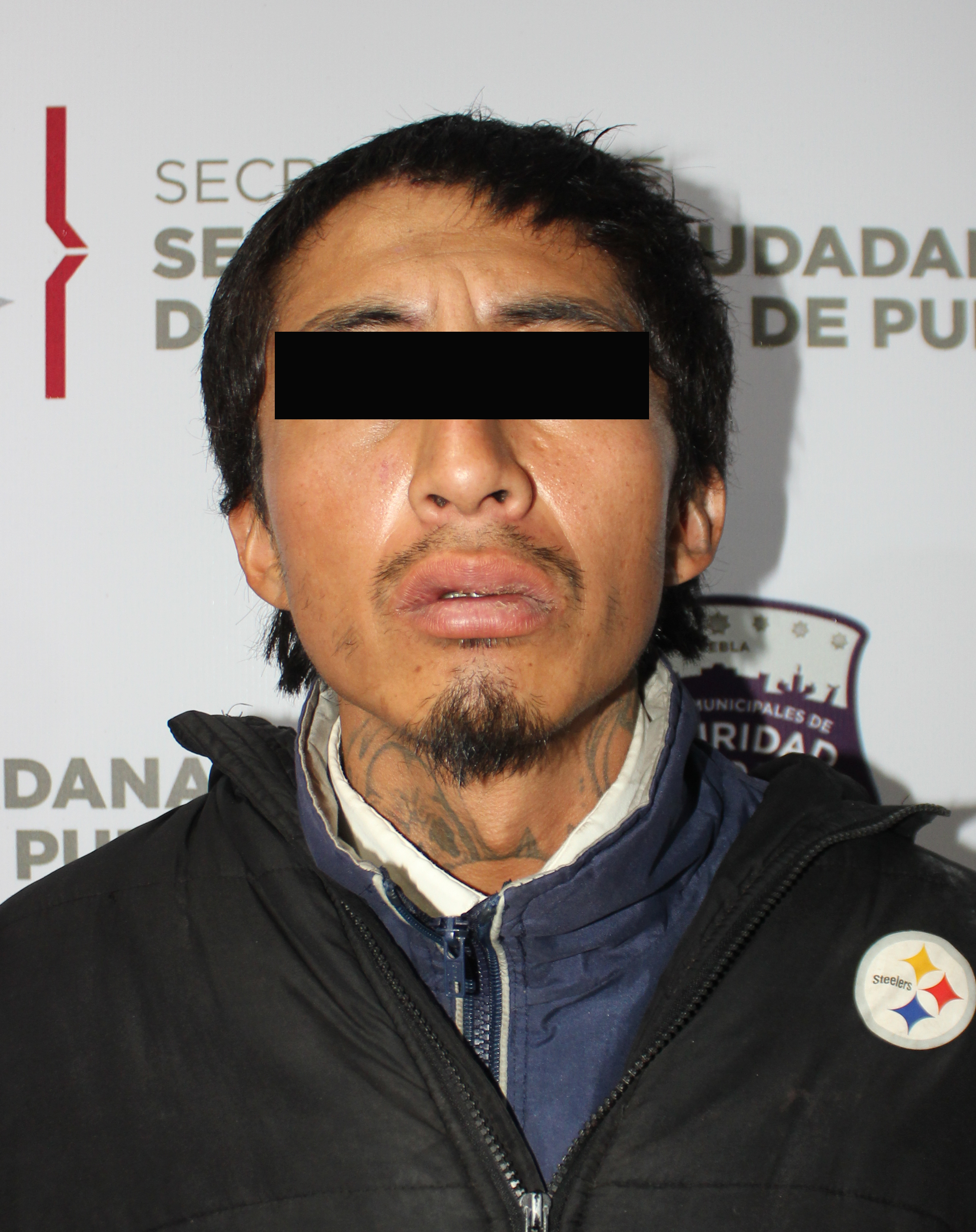 Detuvo policía municipal de Puebla a dos hombres por robo a usuarios de la ruta remanente 1.