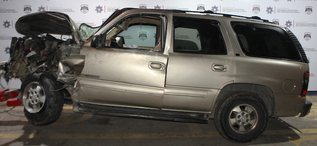 Mediante persecución, detuvo policía municipal de Puebla a pareja por robo de vehículo