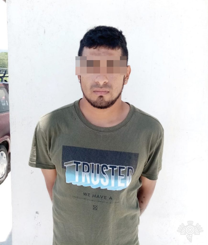 Detienen agentes de la SSP a presunto narcovendedor en Izúcar de Matamoros