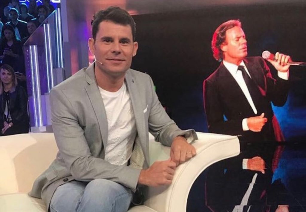 Que siempre no es el papá biológico, juez rechaza paternidad de Julio Iglesias