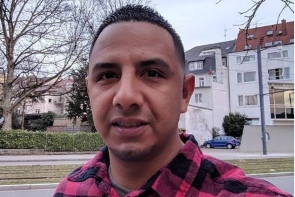 Tu escuchas a Johnny Escutia?… ¡Yo tampoco!!!