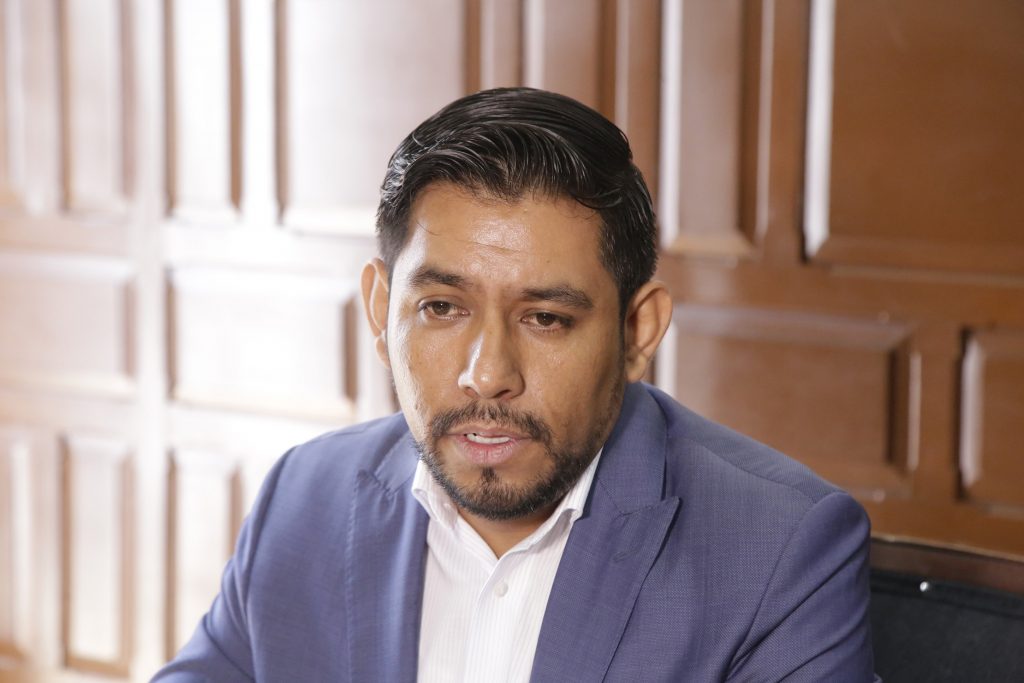 No puedo etiquetar a Claudia Rivera del grupo BOA pero es necesario que su gobierno se sume a la 4T, pide regidor de Morena