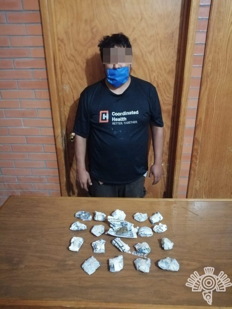 Detiene SSP a presuntos narcomenudistas en Zihuateutla