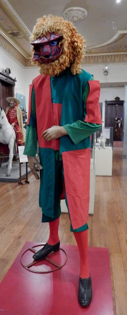 Danza de Archareos o Alchileos en el Museo Nacional de la Máscara