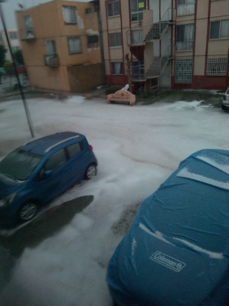 Hasta de 10 centímetros se forma capa de granizo en Misiones de San Francisco