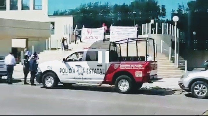 Video desde Puebla: Ciudadanos protestan contra la CFE por sus altos cobros