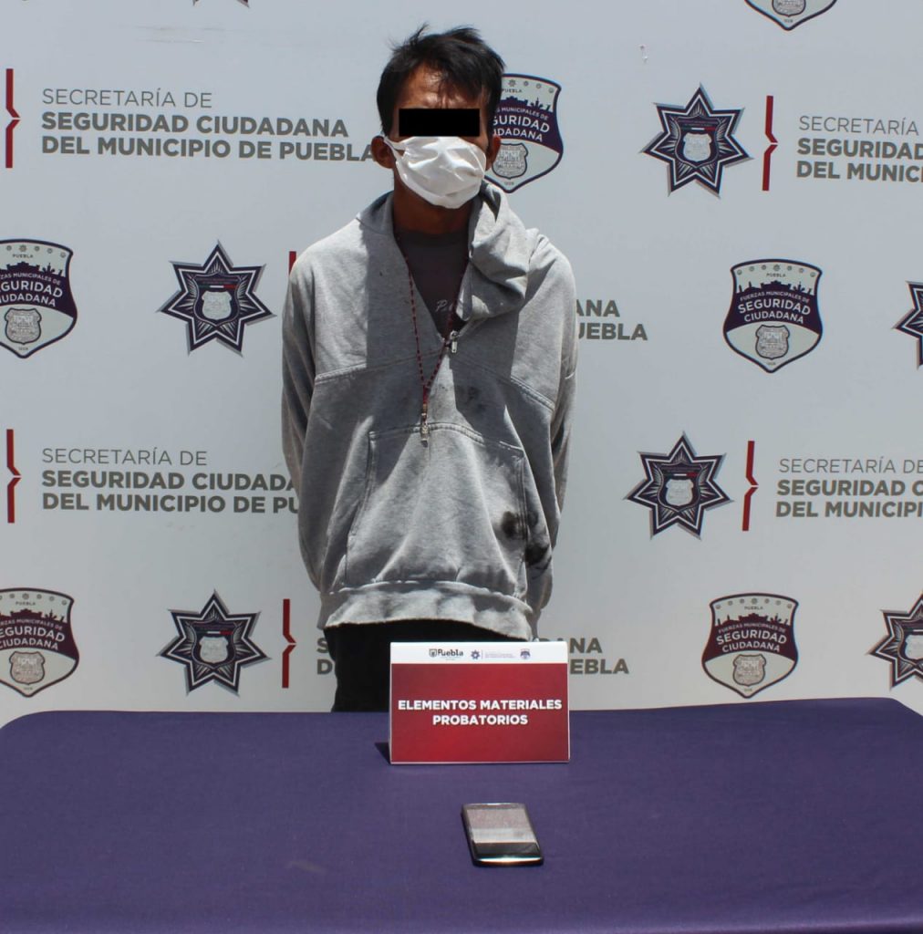 Detuvo Policía Municipal de Puebla a dos probables asaltantes de transeúntes