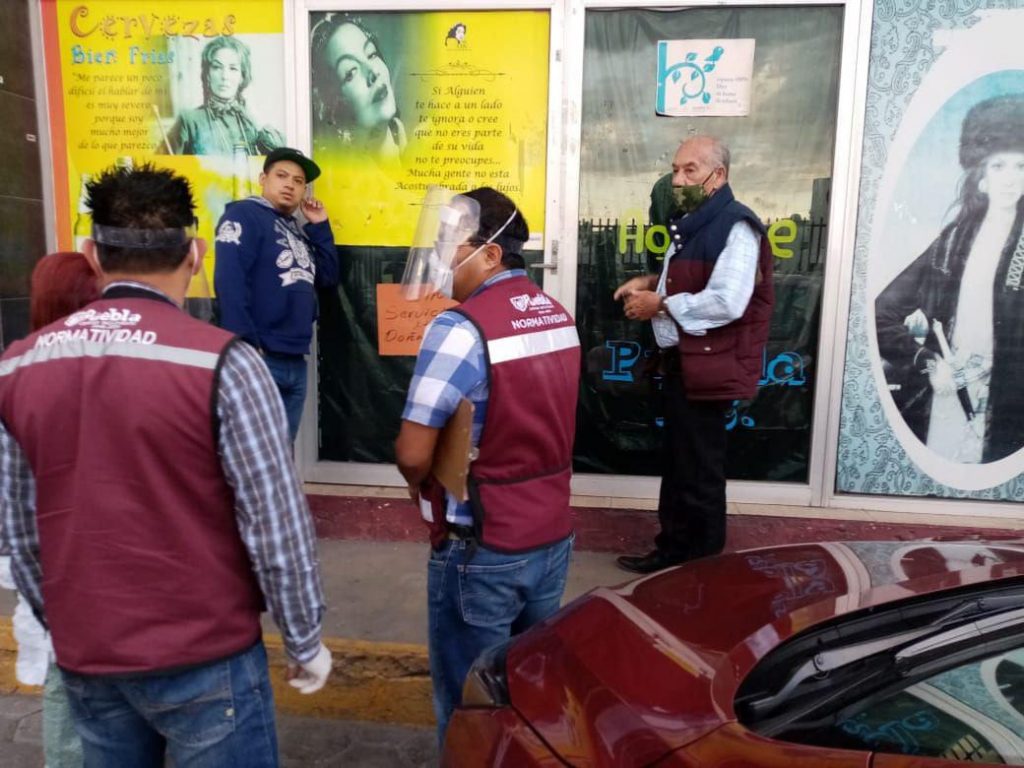 Ayuntamiento de Puebla clausura negocios por vender bebidas alcohólicas