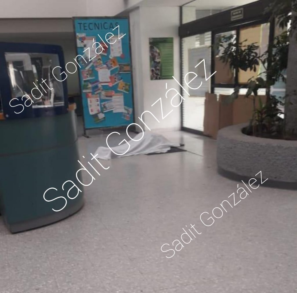 Muere hombre en la entrada del IMSS de San Bartolo