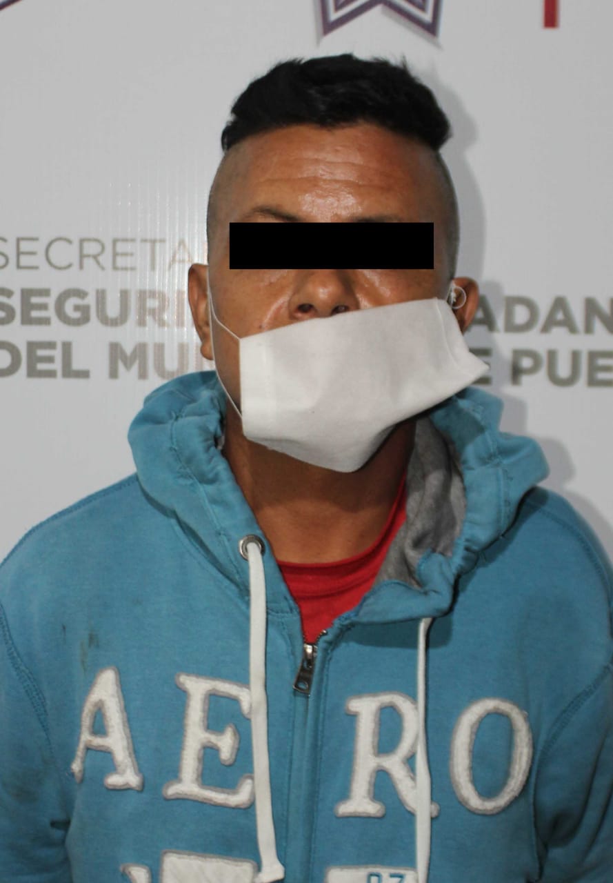 Policía municipal de Puebla detuvo a 2 hombres en posesión de droga