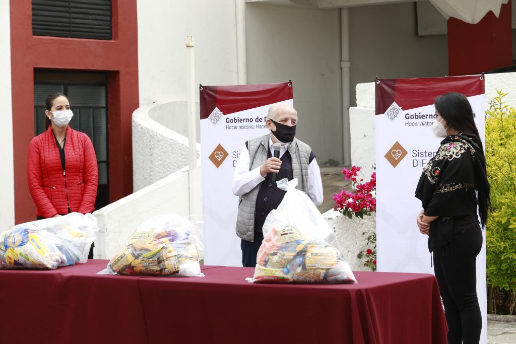 Entrega SEDIF apoyos alimentarios en beneficio de personas que asisten a asilos