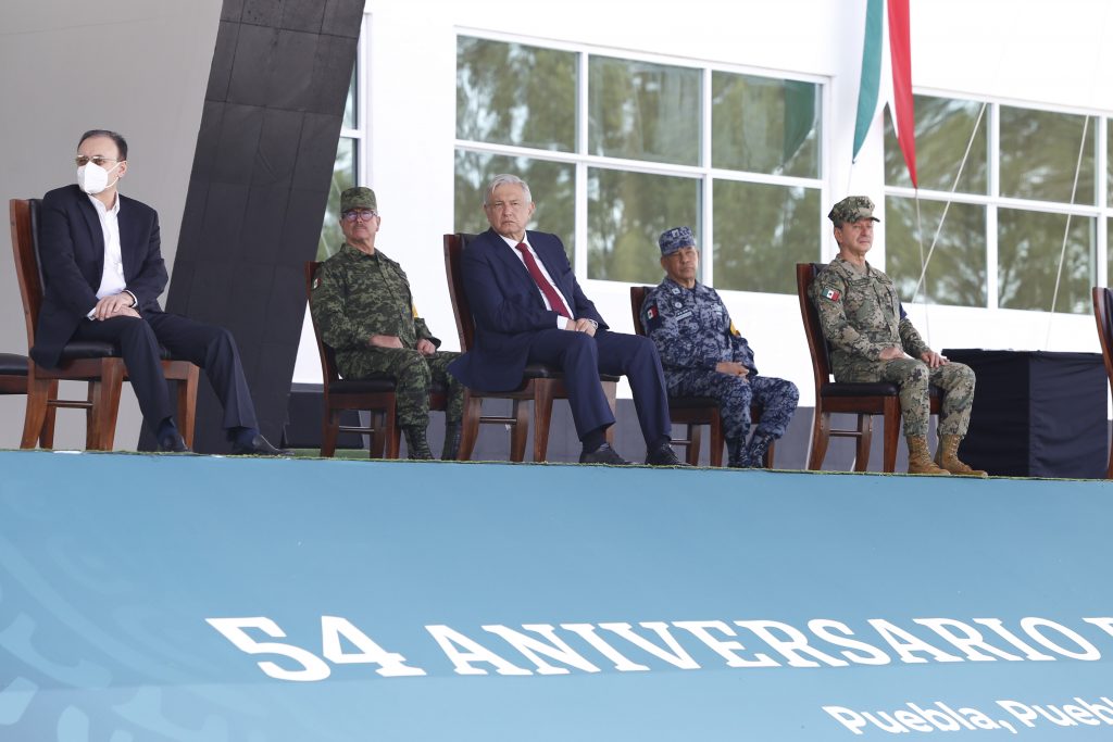 Video desde Puebla: El Ejército Mexicano mostró compromiso para auxiliar a la población ante COVID-19, destacó el titular de la Sedena, Luis Crescencio Sandoval González