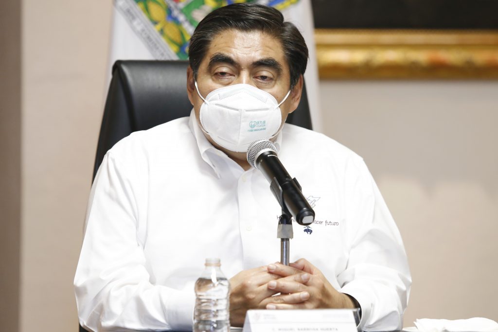 Gobernador Barbosa advierte que no habrá regreso a clases si en agosto no bajan los contagios 