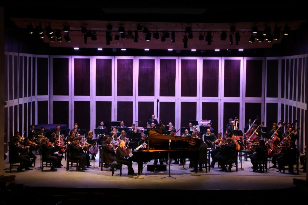 Los pianistas Rodolfo y Roger Ritter, en los conciertos de la OSSLP de este fin de semana por televisión abierta