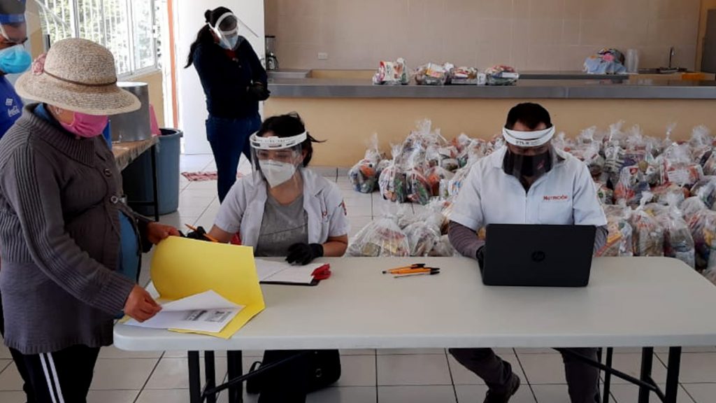 Entrega SEPE-USET 38 mil paquetes de apoyos alimenticios a estudiantes de escasos recursos.