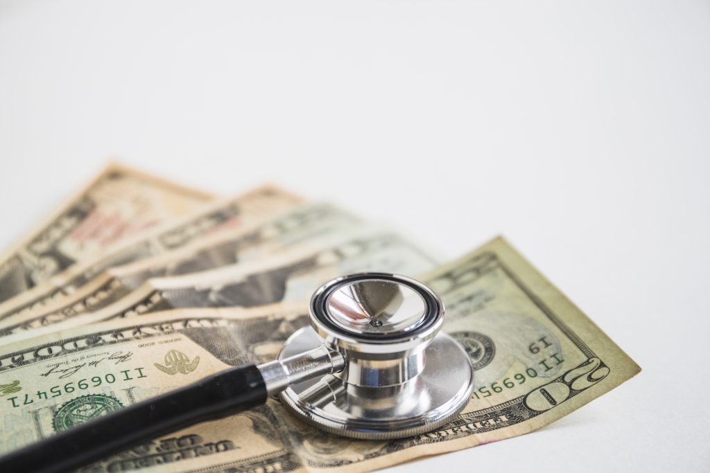 Atenderte por COVID 19 en un hospital privado cuesta más que un auto nuevo