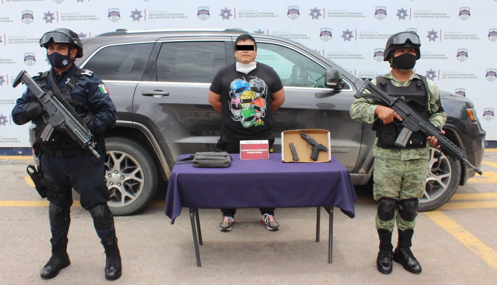 Mediante dispositivo preventivo, detuvieron Guardia Nacional y Policía Municipal de Puebla a hombre por portación ilegal de arma de fuego