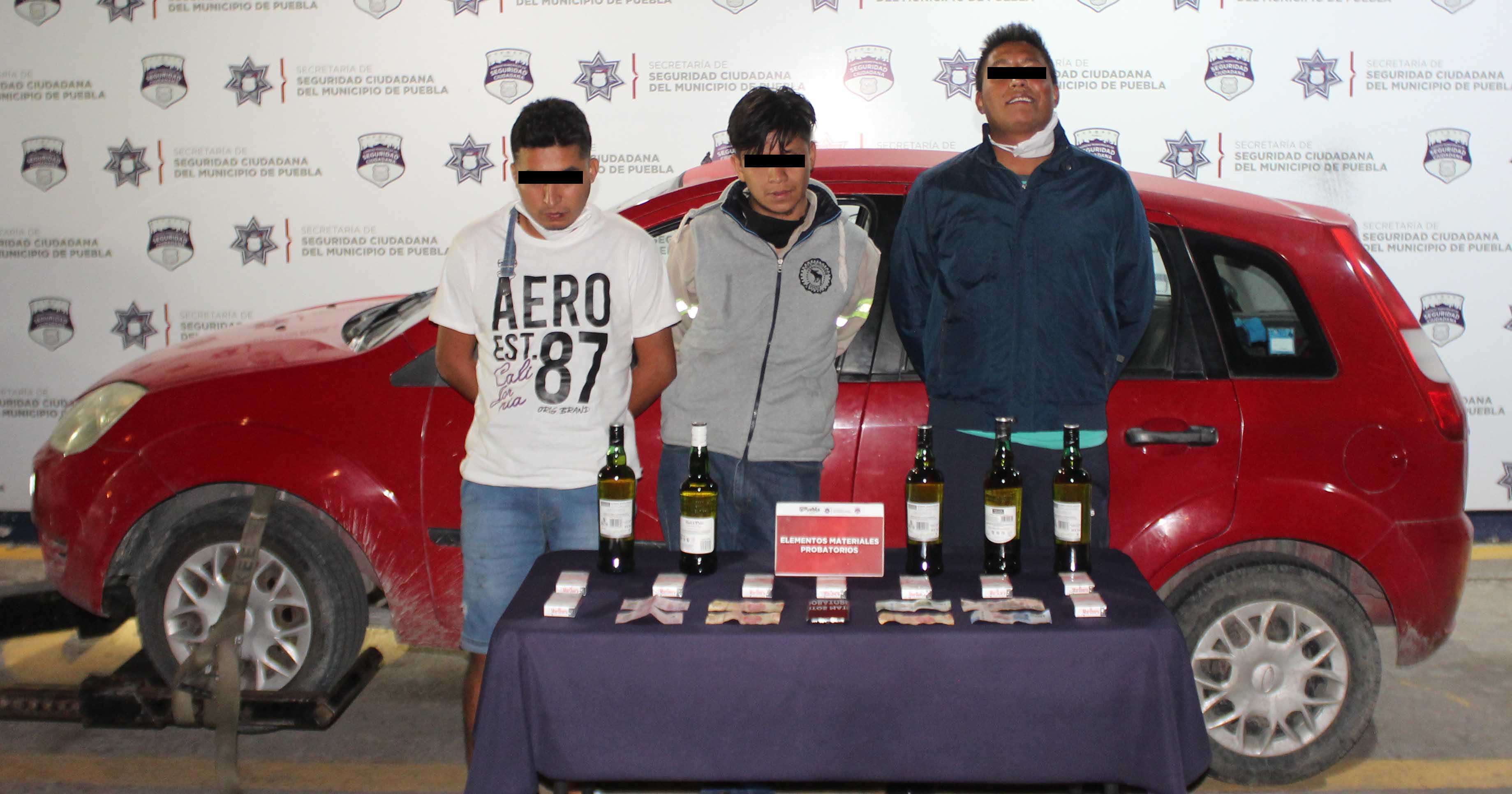 Desarticula Policía Municipal de Puebla a banda presuntamente dedicada al robo de tiendas Oxxo.