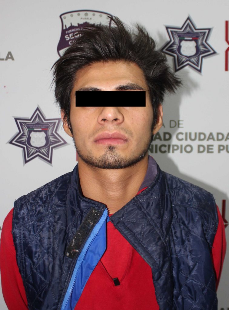 Detuvo Policía Municipal de Puebla a hombre por violación en agravio de su pareja sentimental.