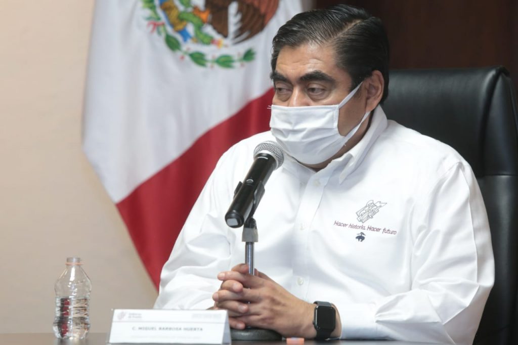 Los ayuntamientos no actúan contra ambulantes por decisiones políticas, señaló Miguel Barbosa