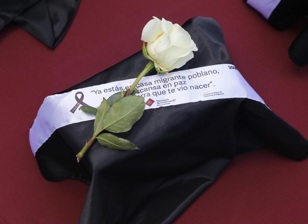 Fotonota: Ceremonia luctuosa para los poblanos fallecidos en Nueva York