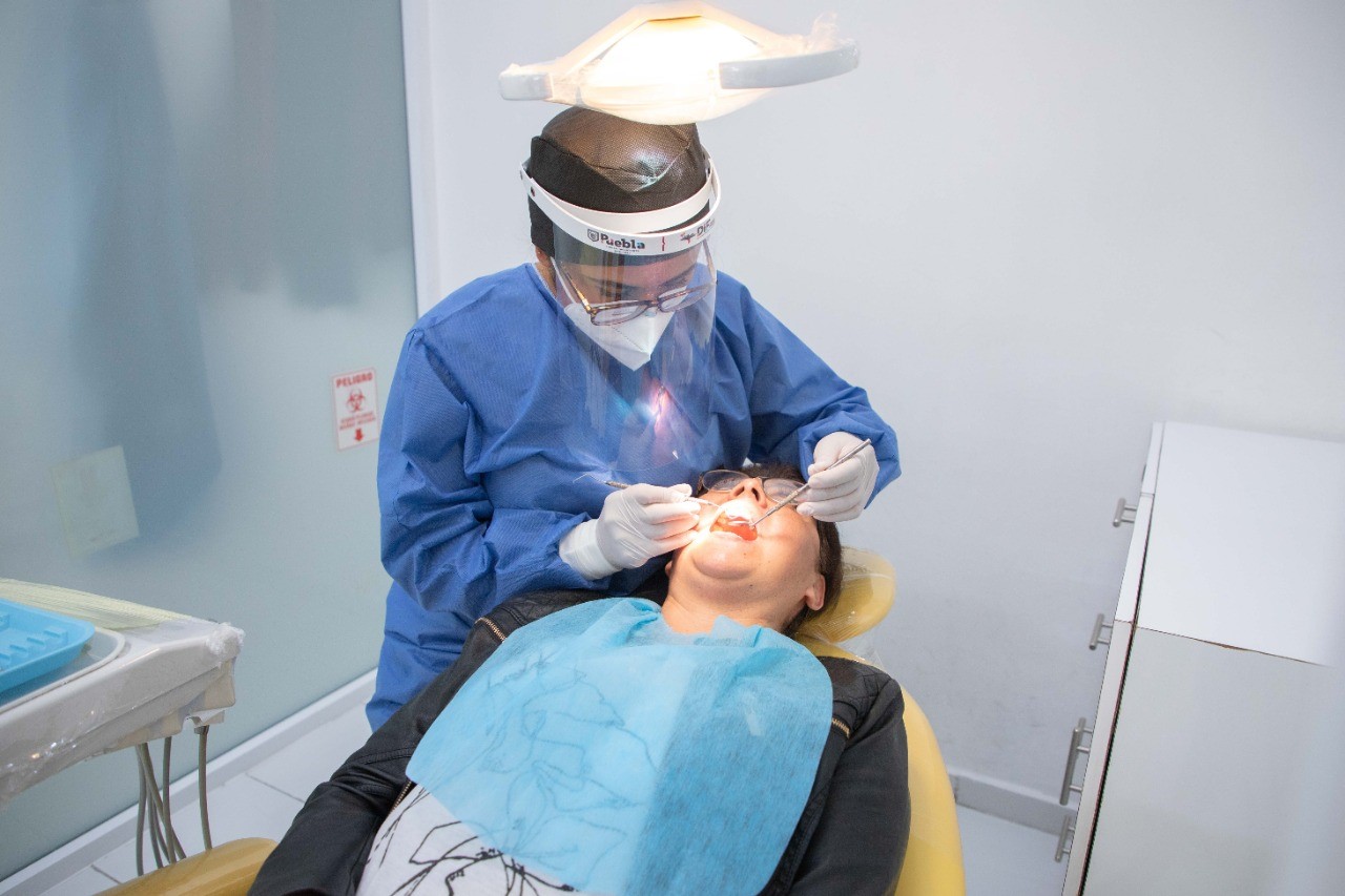 Sistema municipal DIF de Puebla mantiene consultas dentales durante la contingencia sanitaria