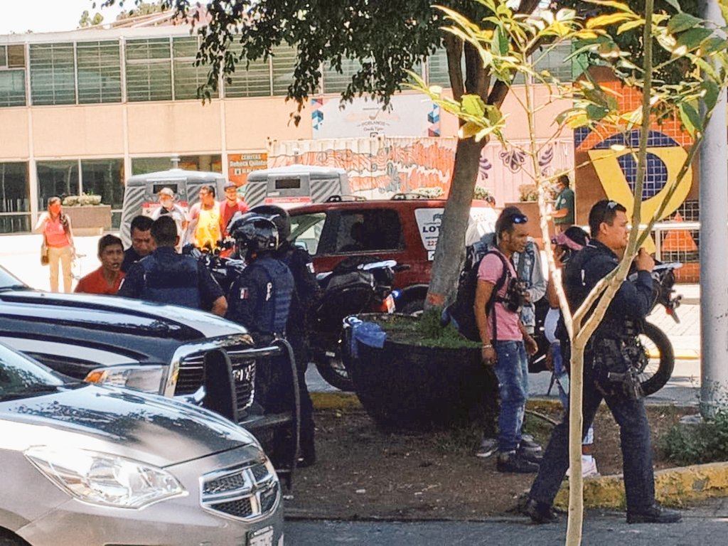 Policías municipales atraparon a roba celulares cerca del Mercado de Sabores
