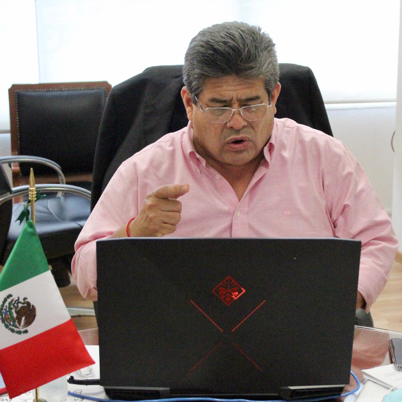 Javier Casique acusa a Morena de querer controlar el IEEP
