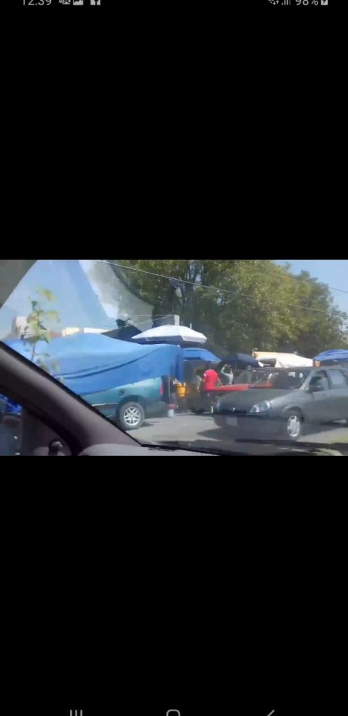 Video desde Puebla: Tianguistas se colocan en avenida las Torres y prolongación de la 14 sur