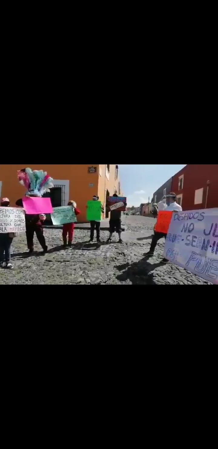 Video desde Puebla: Ex trabajadores de la secretaría de Cultura realizan manifestación