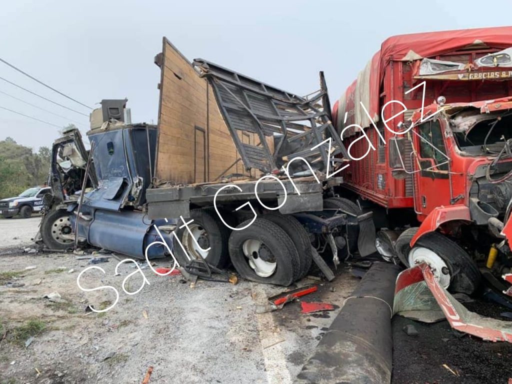 Tres muertos, saldo de choque de tráiler, cuatro camiones tortón y auto en El Seco-Perote