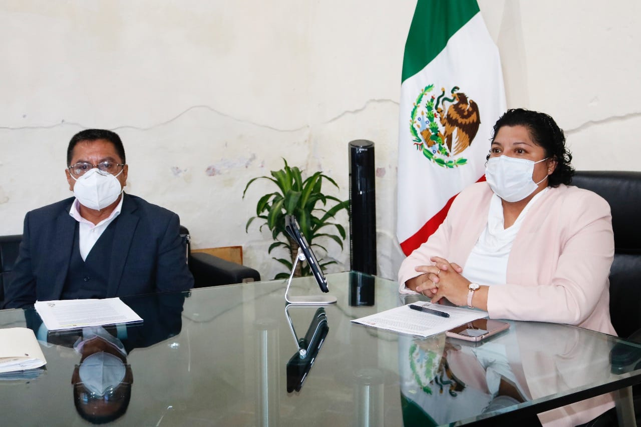Desde San Andrés Cholula: Karina Pérez firma convenio con el INSUS