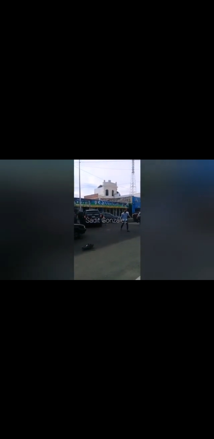 Video desde Puebla: Cuatro lesionados deja carambola entre una patrulla municipal y otros 2 carros