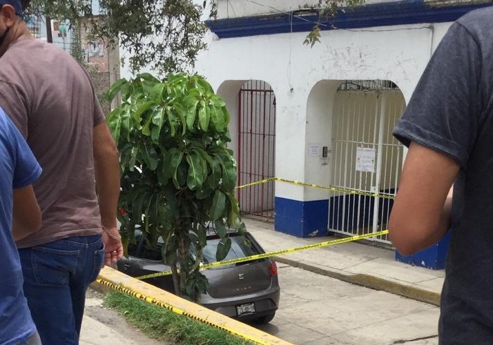 Un posible infarto fulminante le quita la vida a un hombre en el asta bandera de Texmelucan