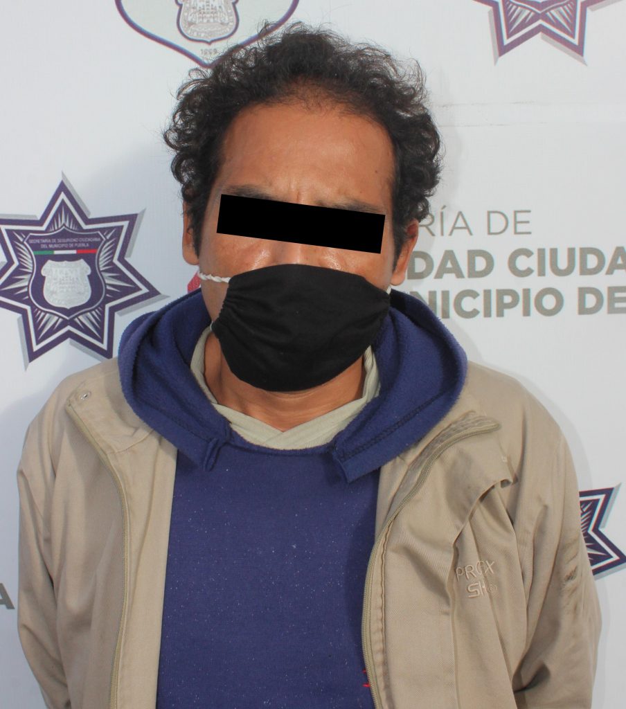 Mediante blindaje en zona limítrofe con Amozoc, recuperó policía municipal de Puebla un vehículo robado; un detenido