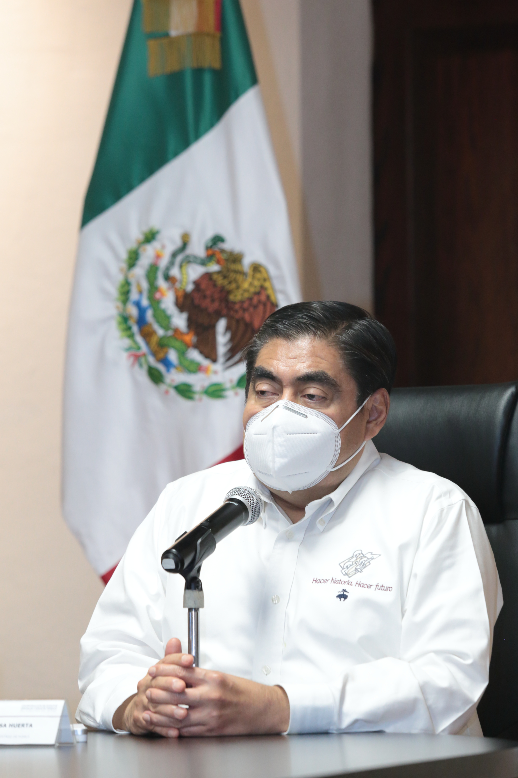 “Hay que redoblar las medidas para reducir contagios de Covid-19”: Miguel Barbosa Huerta.