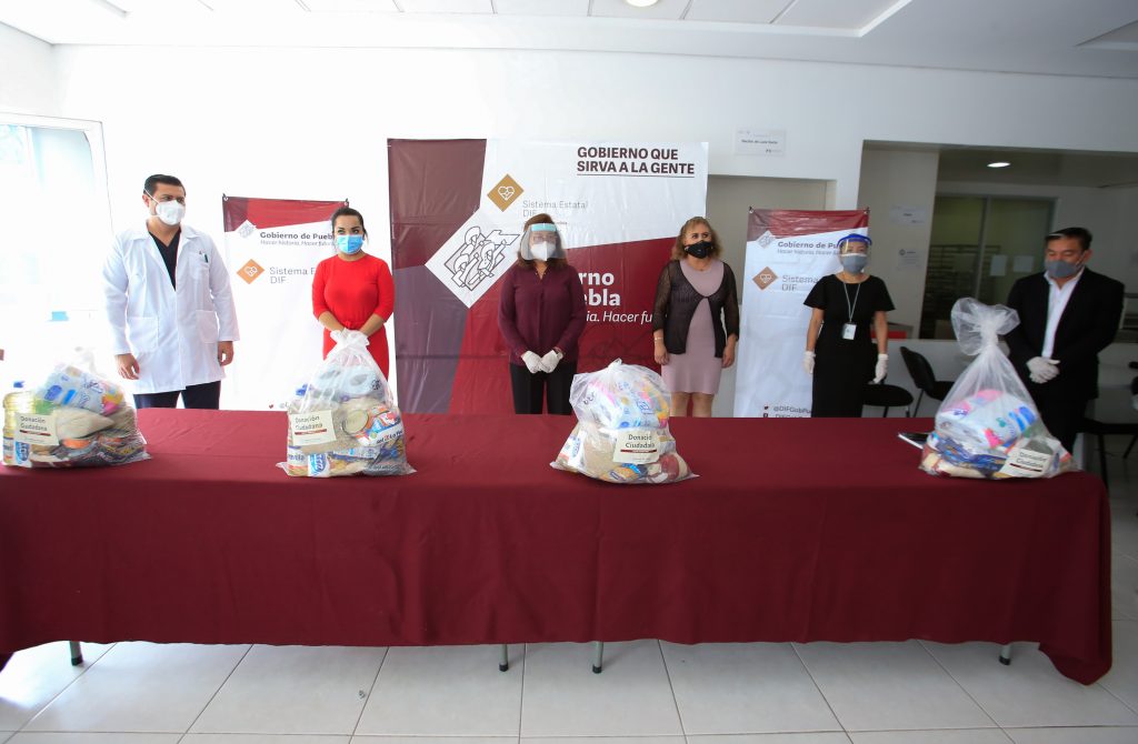 Entrega SEDIF despensas a familiares de pacientes COVID-19
