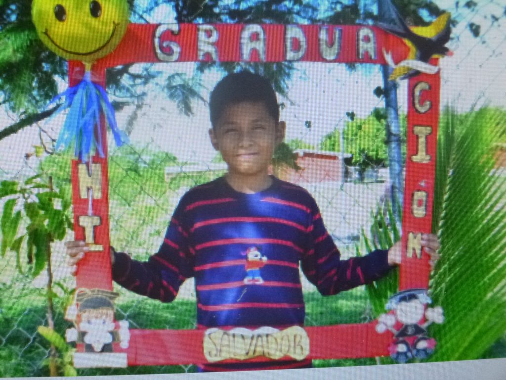 En Izúcar de Matamoros entregan certificados escolares a domicilio