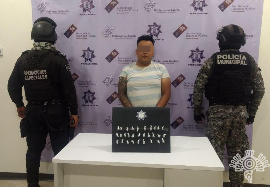 Policías estatal y de Tehuacán detienen a presunto narcovendedor